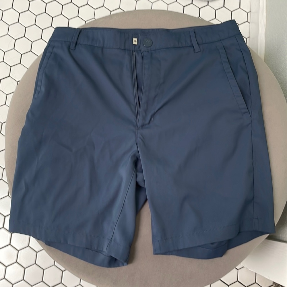 All in Motion Navy Golf Shorts With Pockets and Side Zippers - Waist 32